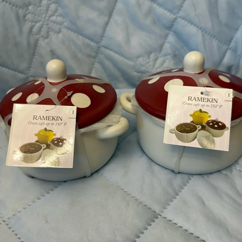 2/ RANEKIN Red and White Polka Dot Ceramic Casserole Dishes